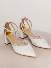 Off White Lace Wedding Shoes with Low Block Heel, White Satin Bridal Sandals with Chantilly Lace and Ankle Strap, Boho Bride Shoes